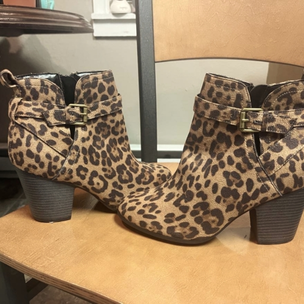 Time & Tru Cheetah Print Ankle Boots (Size 11 W)